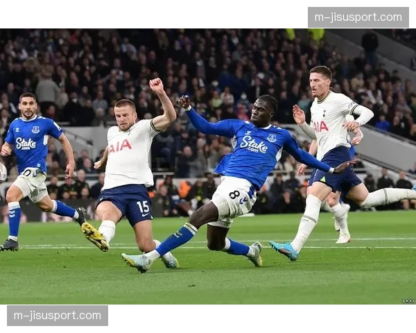 英超2026三月数据报告：场均进球数较去年同期下降，防守强度提升明显。