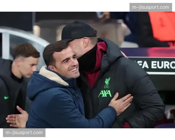 战术板：图卢兹主帅卡莱斯-马丁内斯的临场调整如何扭转战局