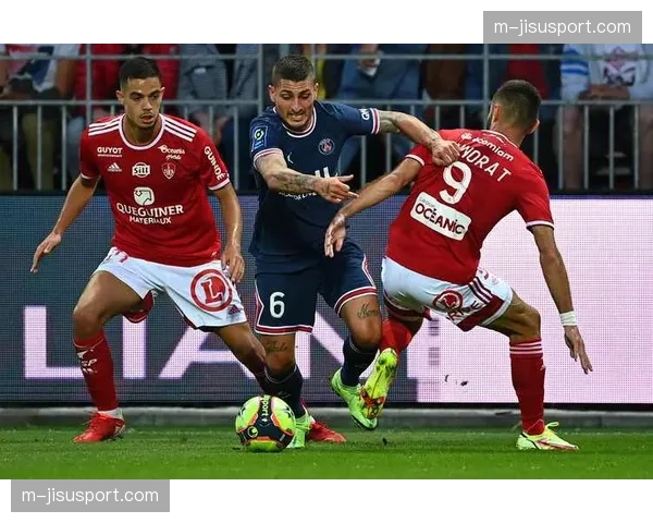 布雷斯特1-1战平朗斯，亚军争夺战出现意外平局